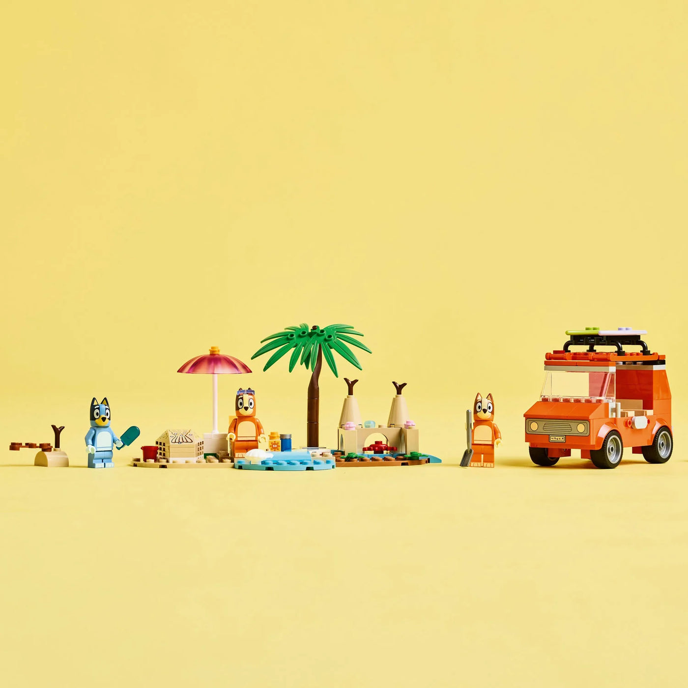 LEGO Duplo Bluey's Beach & Family Car