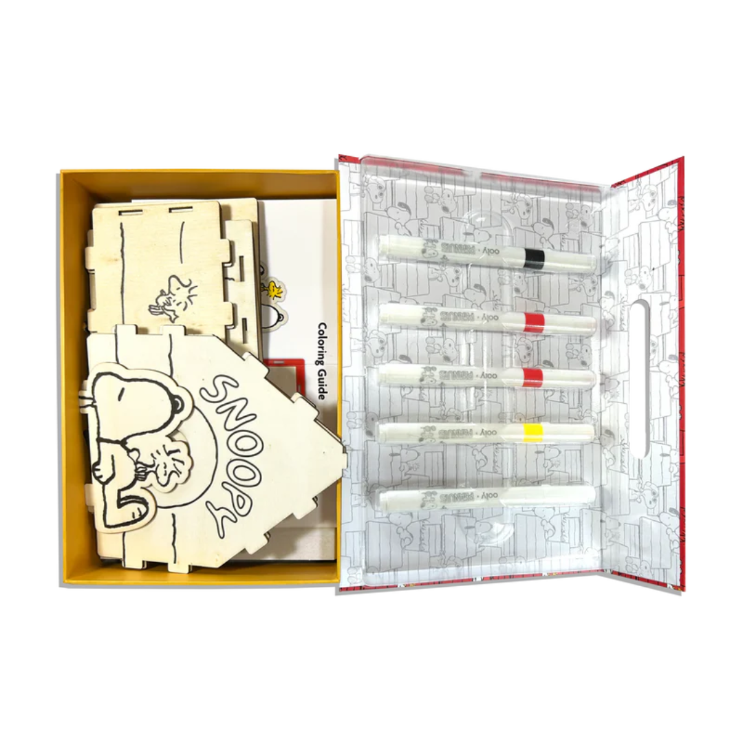 Peanuts Color-In Wooden Birdhouse Kit