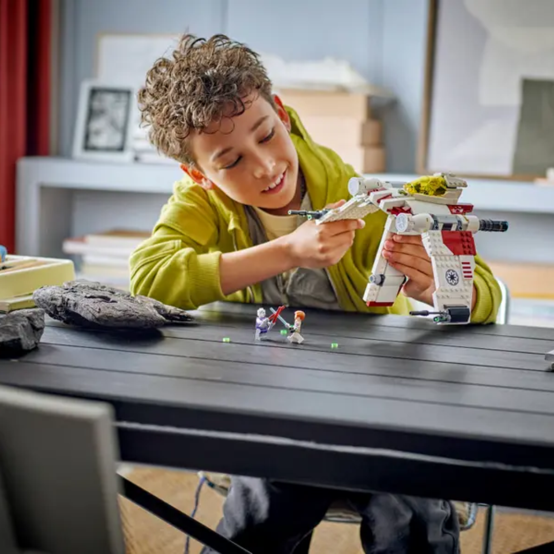 LEGO Star Wars V-19 Torrent Starfighter