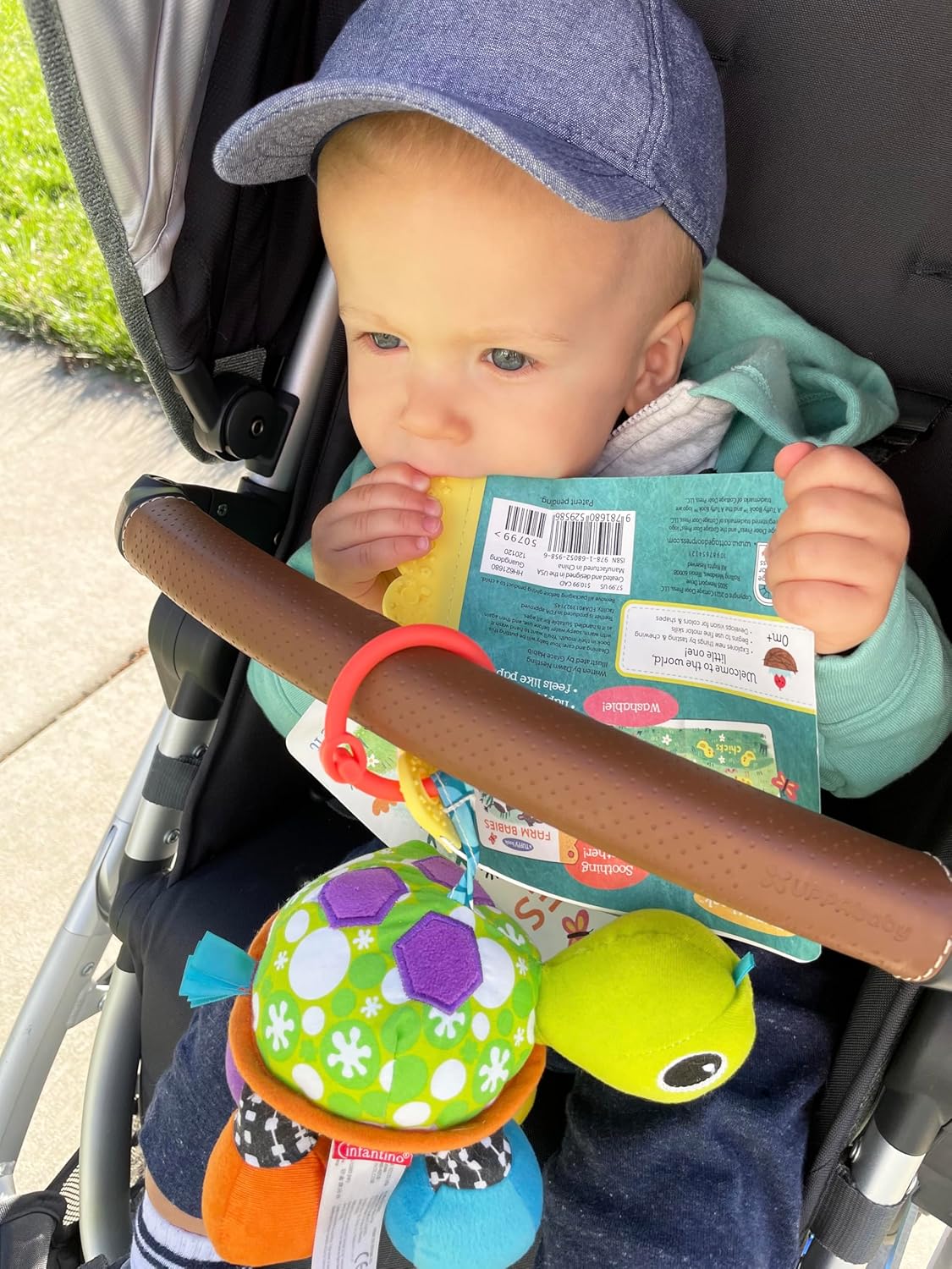 Tuffy Teether Book: Unicorns Love Colors